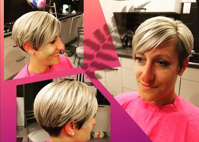 Estelle Chez Vous Coiffeur à Carspach