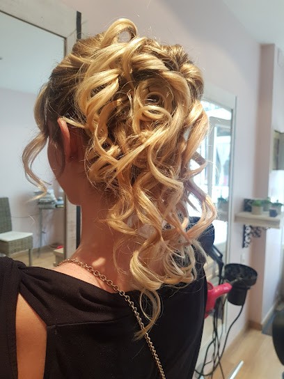 Mouly Sandrine, Salon de Coiffure à Villefranche-de-Rouergue