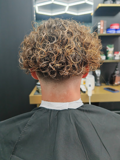 L'amiral Barbershop Barbier à Auray