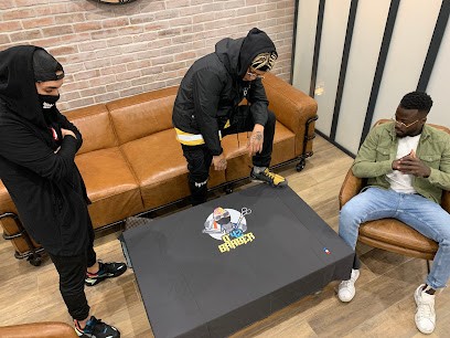 O42Barber, Barbier à Hyères