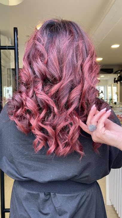 Goncalves Joaquim, Confidence Hair Line, Salon de Coiffure à Olivet