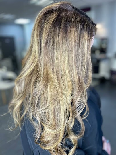 Coiffure S'tifany/ Expert En Balayages, Salon de Coiffure à La Ville-aux-Dames