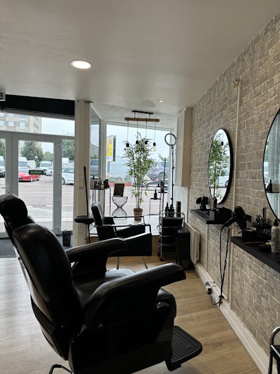 Sf Le Coiffeur Officiel Coiffeur à Champforgeuil