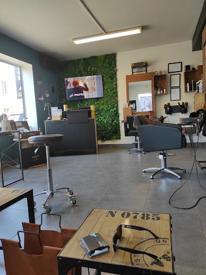 Hair Studio, Salon de Coiffure à Sari-Solenzara