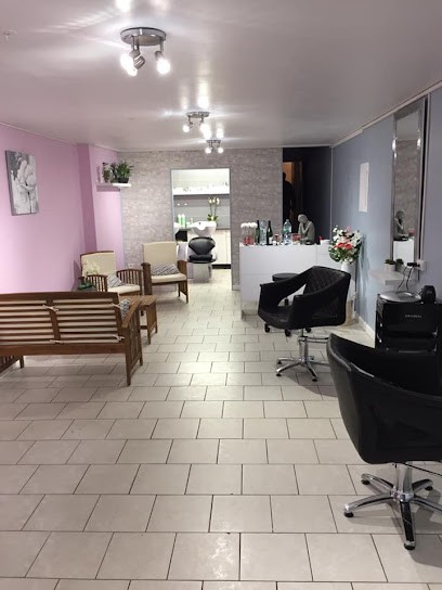 RF Coiffure (Expert En Naturel), Salon de Coiffure à Lorris