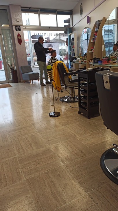 Oujda Coiffure Hommes Abdelaziz, Salon de Coiffure à Agen