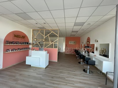 NELLY Coiffeur - Créateur, Salon de Coiffure à Montluçon
