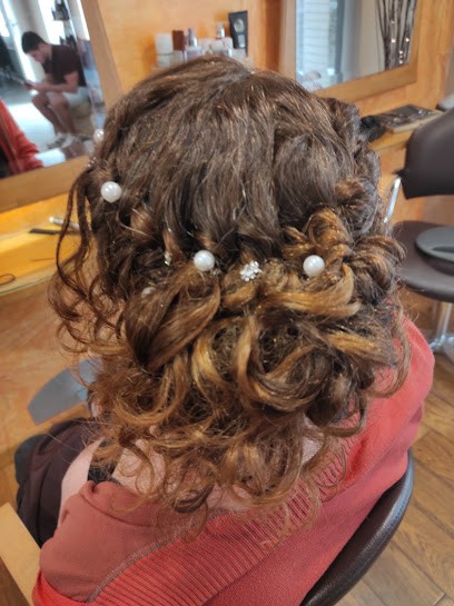 Caramel Coiffure, Salon de Coiffure à Miré