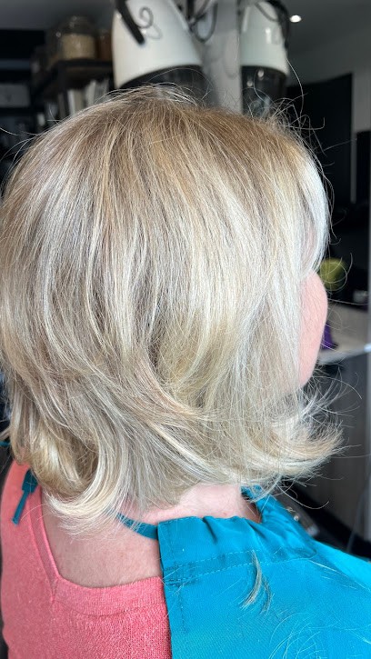 Catherine -TERRE ET PASSION-Artisan Créateur, Salon de Coiffure à Bourgbarré