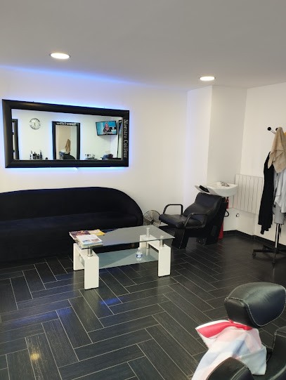 Maestro Coiffeur, Salon de Coiffure à Barbey