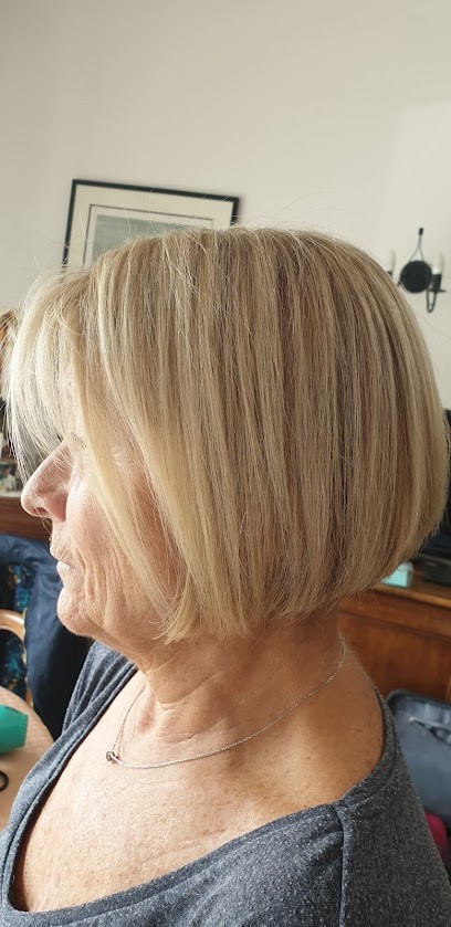 L'hair du temps coiffeuse a domicile, Coiffeur à Domicile à Saint-Zacharie