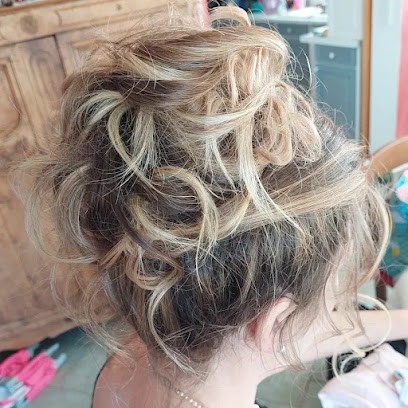 Claire Coiffure à Domicile, Coiffeur à Domicile à Cachy