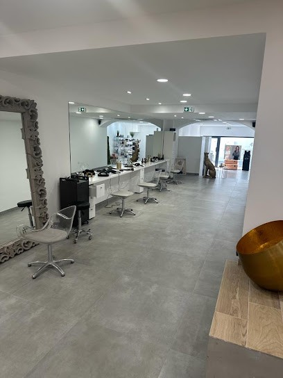 Le Salon, Salon de Coiffure à Alès