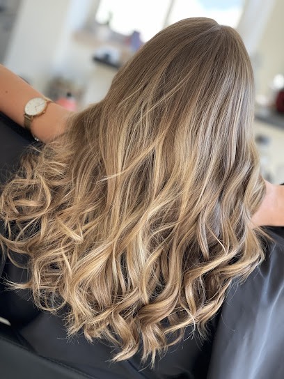 Aly.R, Coiffeur à Domicile à Aiguilhe