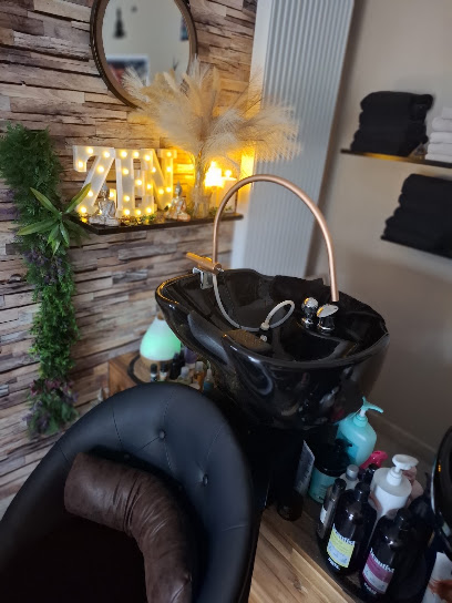 Salon De Coiffure Ciseaux Magiques, Coiffeur à Gouvix