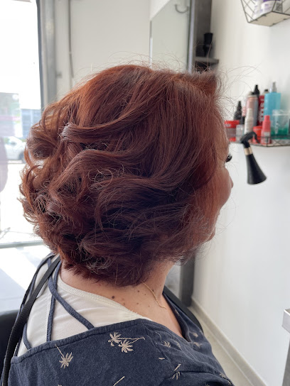 Les Ciseaux De Mey, Coiffeur à Mey