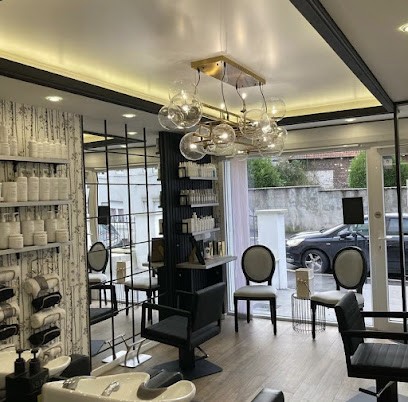 LC by lila chalal, Salon de Coiffure à Hautmont