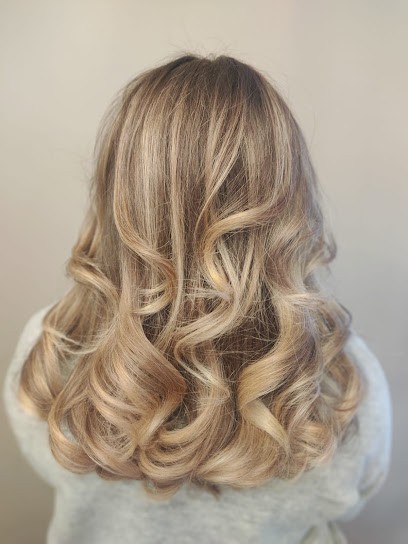 L Hair de Maud. 10 ans d’expertise en coloration végétale ., Salon de Coiffure à Morre