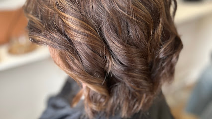 Beauty Coiffure By Marine, Coiffeur à Cabara