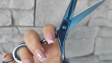 Titia Coiffure, Coiffeur à Domicile à Cierrey