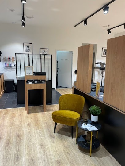 Brune Sablé-sur-Sarthe - Max Théo, Salon de Coiffure à Sablé-sur-Sarthe