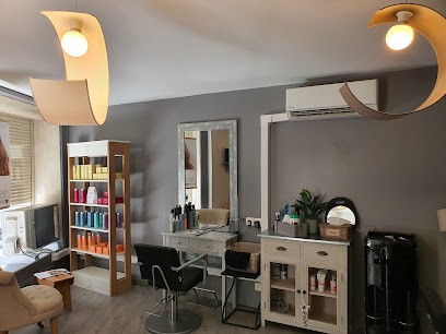 Le Salon De Lou, Salon de Coiffure à Cadenet