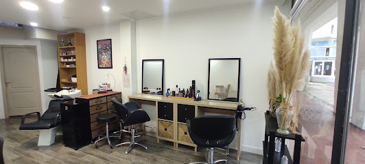 L'univers De Robin Coiffeur à la Grande-Motte