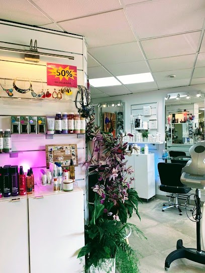 COULEUR COIFFURE, Salon de Coiffure à Montigny-le-Bretonneux