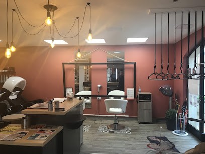 Olga Peyrol coiffeur, Salon de Coiffure à Saint-Paul-Trois-Châteaux