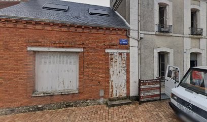 Douge Sophie Blandine, Salon de Coiffure à Pierrefitte-sur-Sauldre