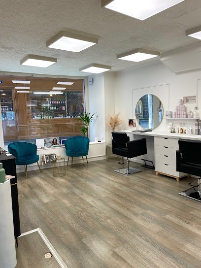 Le Studio By Mailys & Nico, Salon de Coiffure à Saint-Flour