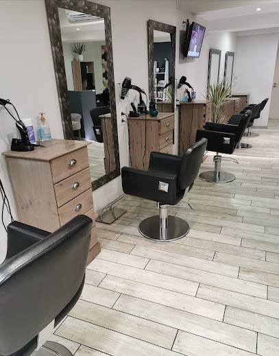 Ciseaux Et Compagnie, Salon de Coiffure à Tournus
