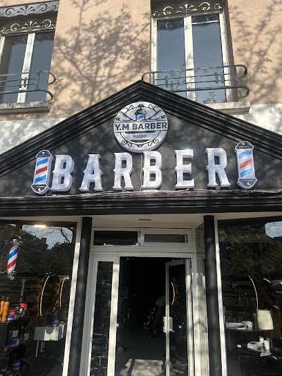 Y.m Barber, Barbier à Saint-Denis
