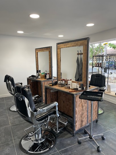 L’homme 2.0, Barbier à Miramas