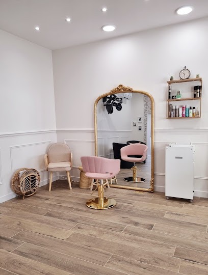 Le Boudoir De Franck Et Jess, Salon de Coiffure à Saint-Symphorien
