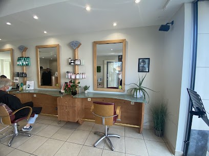 Aux Mains D'argent Coiffeur Mixte, Salon de Coiffure à Saint-Saulve