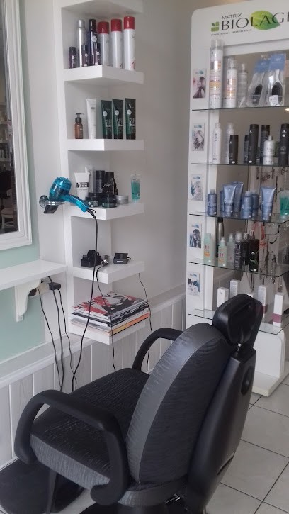 Cary Coiffure, Salon de Coiffure à Saint-Christoly-de-Blaye