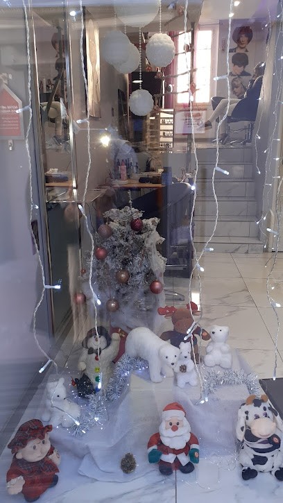 Fj Haute Coiffure, Salon de Coiffure à Saint-Cyr-sur-Mer