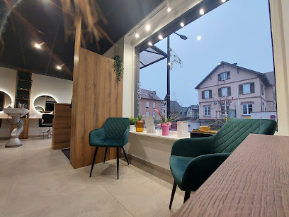 L'instant D'une Coupe Coiffeur à Hangenbieten