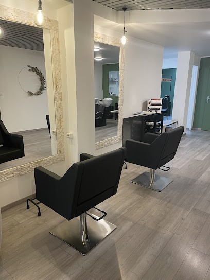 Le Petit Salon 18, Salon de Coiffure à Mollégès