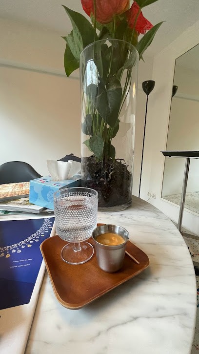 Studio 203 (sarl Art&Hair), Salon de Coiffure à Paris 13