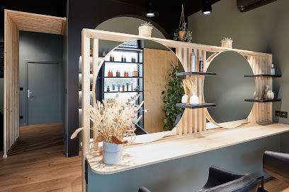 Lc Végétal Coiffeur à Brech