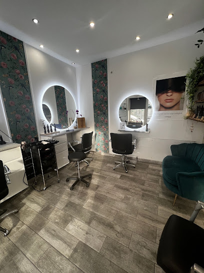 Maison De Beauté Larrat- Coloration Végétale Coiffeur à Marseille 10