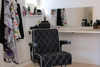 Viko Barber, Barbier à Petit-Landau