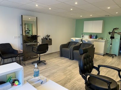 Beauty M'Hair, Salon de Coiffure à Villechenève