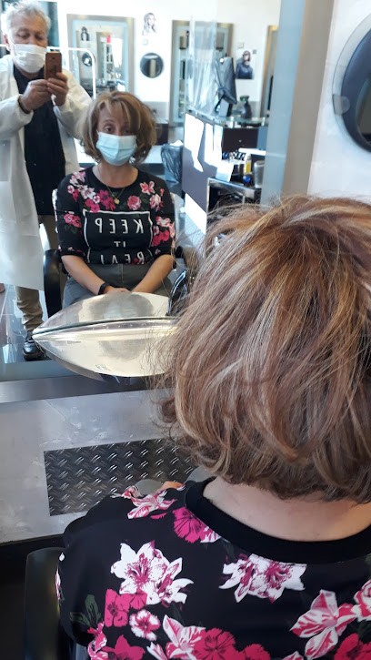 Tango Coiffure Et Esthetique, Salon de Coiffure à Sainte-Marie-aux-Chênes