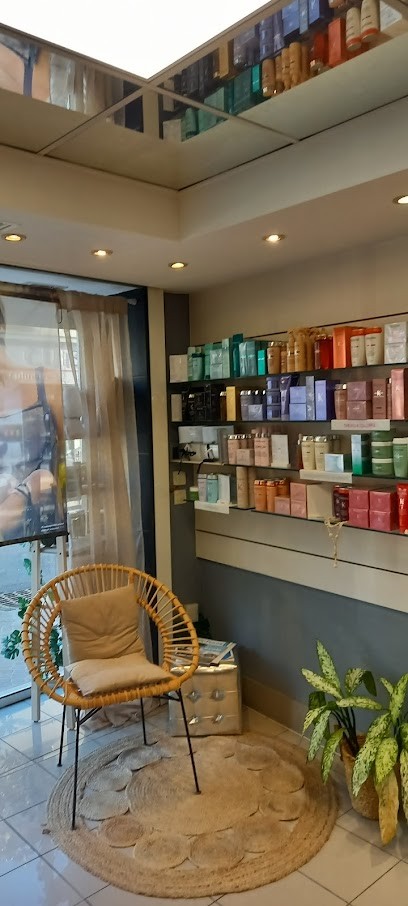 Cg Coiffure, Salon de Coiffure à Six-Fours-les-Plages