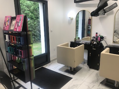 Le Salon De Nadjah, Salon de Coiffure à Rots