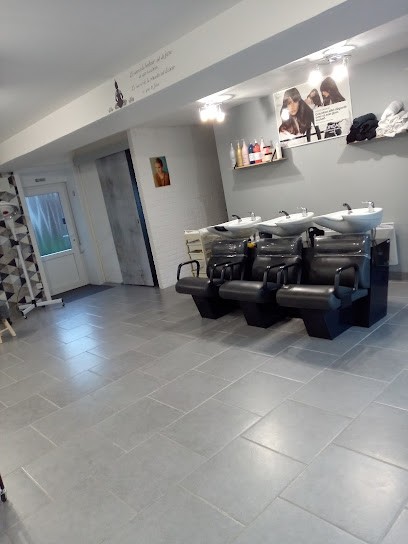 Katy Bourgeus, Salon de Coiffure à Saint-Remy-du-Nord