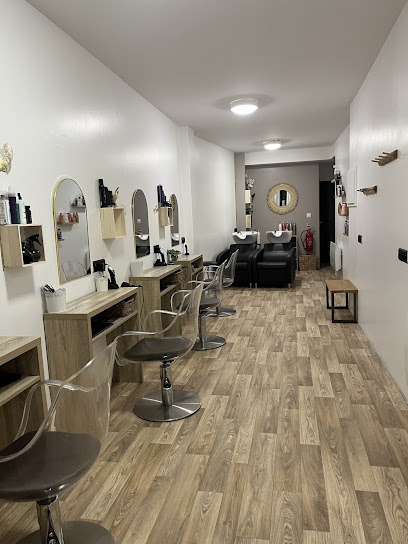 Les Ciseaux De Val Coiffeur à Arras